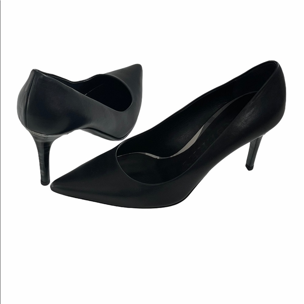 BURBERRY Black Leather Pumps 👠 Size 37.5